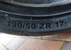 Praktische Motorradprüfung Frage Beschriftung Kennzeichnung Bedeutung Reifentyp
